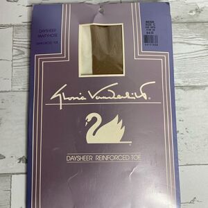 Gloria Vanderbilt Vintage Nylons Daysheer Rein Toe Beige - Size C New Dead stock